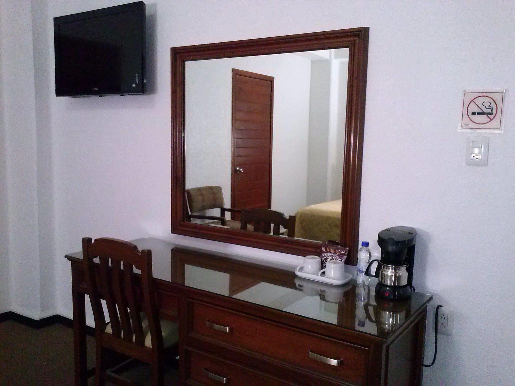 Capital O Florida Tuxpan, Veracruz Tuxpan  Ngoại thất bức ảnh