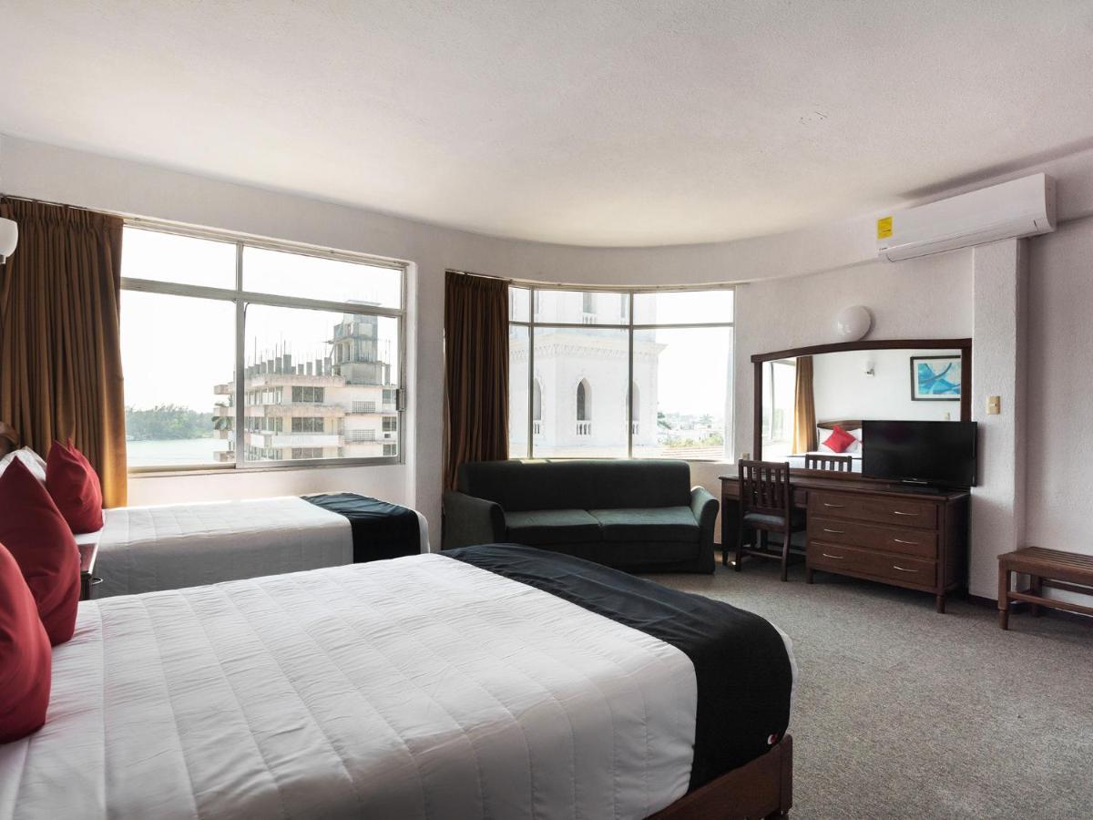 Capital O Florida Tuxpan, Veracruz Tuxpan  Ngoại thất bức ảnh